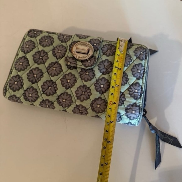 Vera Bradley Floral Quilted Women's Wallet - Picture 11 of 11